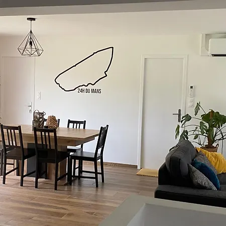 L Auvetia - 150 M Du Circuit Des 24h Arnage